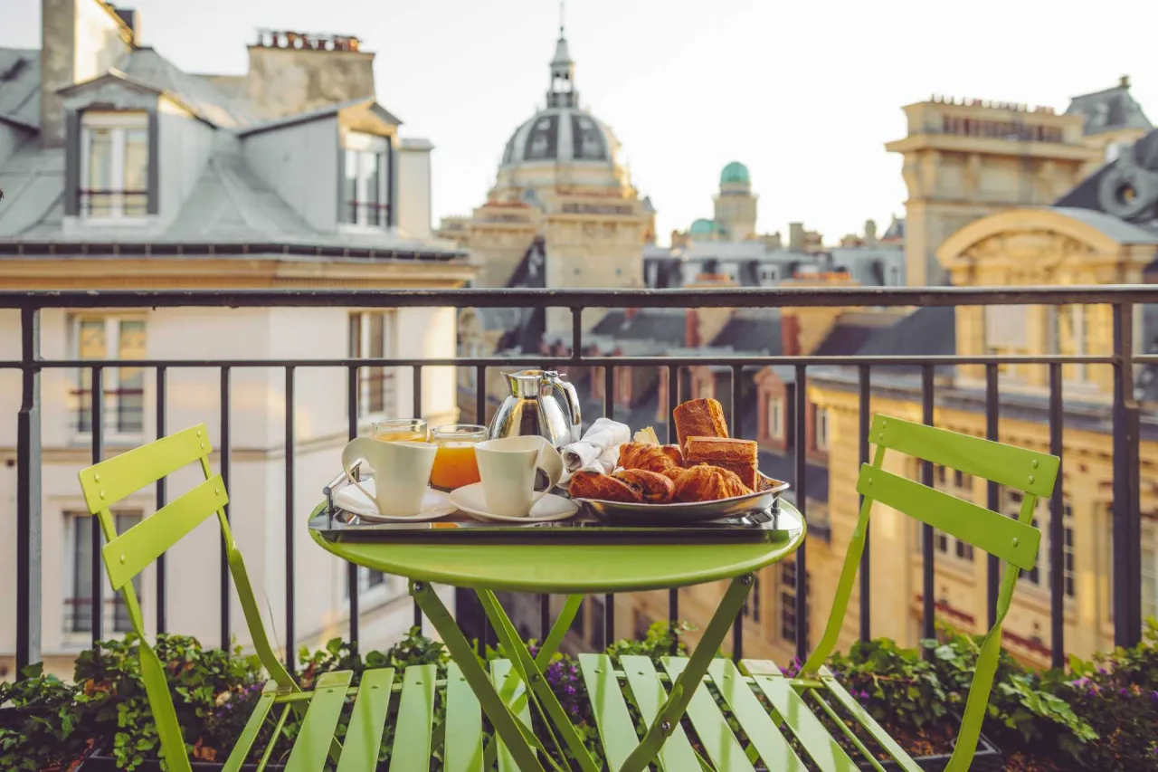 Mapa dzielnic Paryża z zaznaczonymi arrondissements