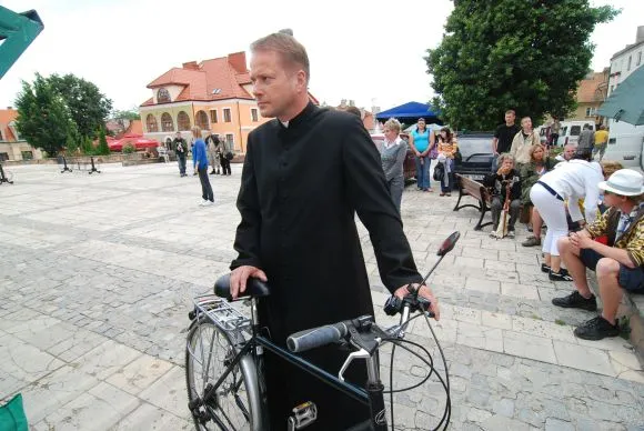 Rynek Sandomierz Ojciec Mateusz