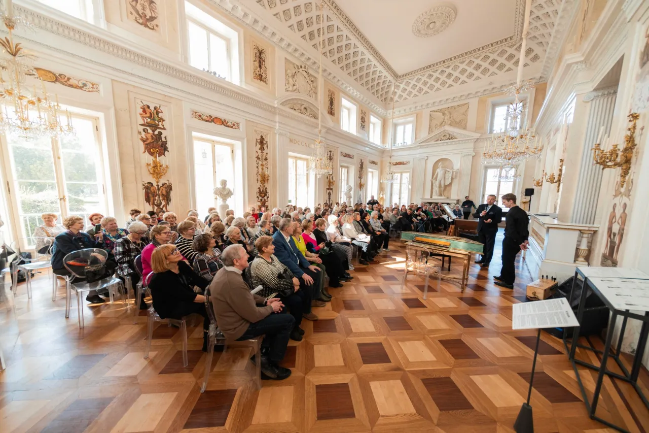 Zdjęcie Uniwersytet Trzeciego Wieku w Warszawie - oferty i programy dla seniorów