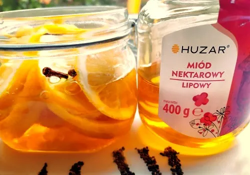 mi&oacute;d cytryna imbir goździki