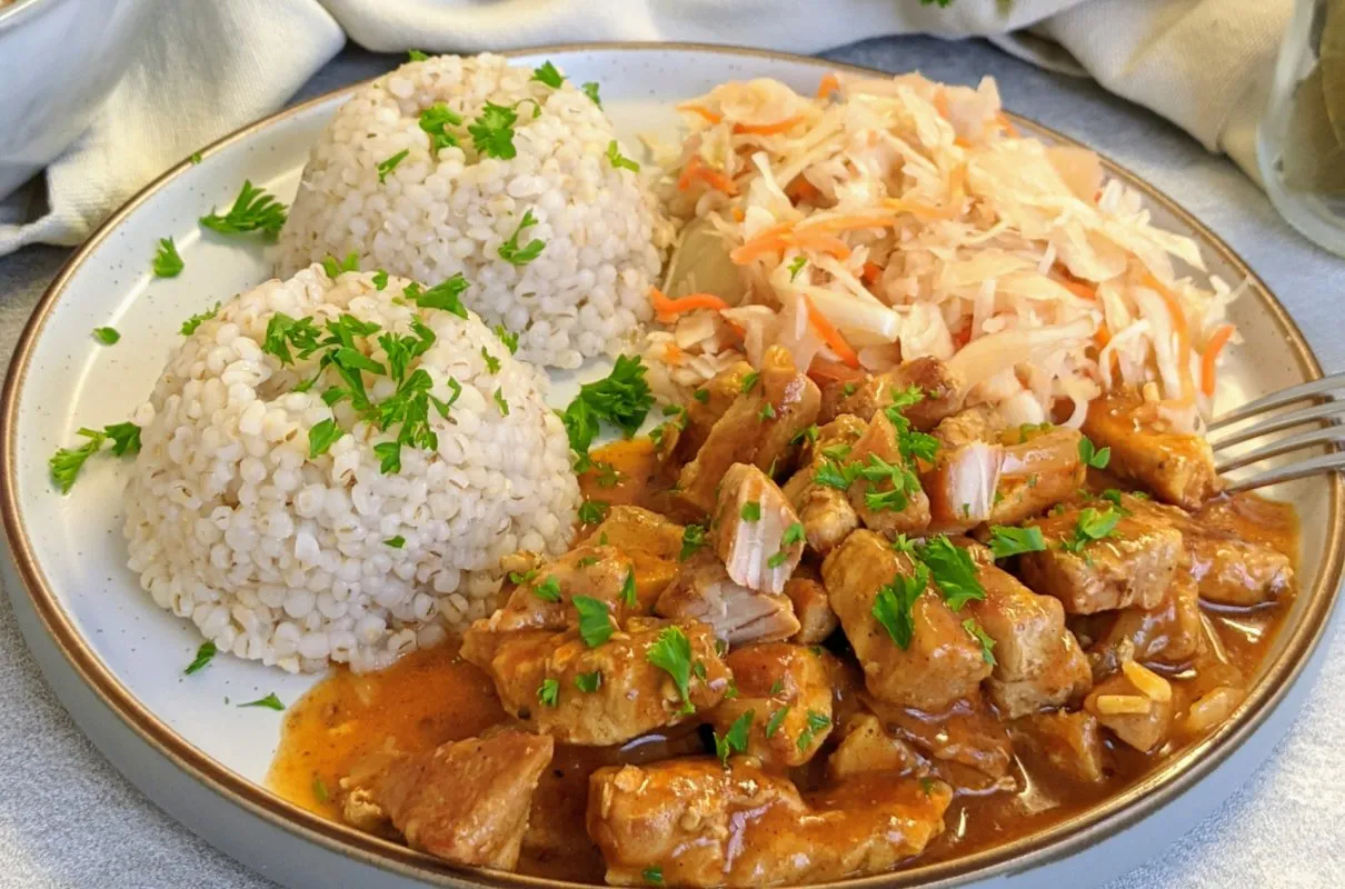 Składniki na gulasz z szynki