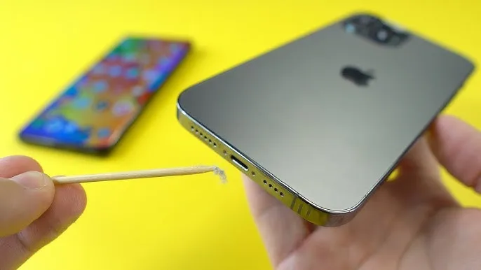 niebezpieczne metody czyszczenia portu iphone