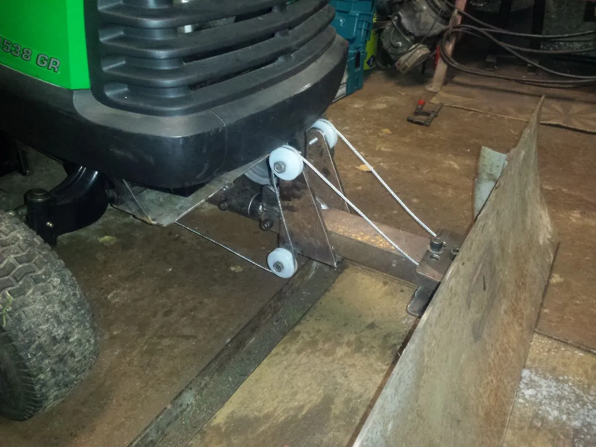 Budowa pługa do traktorka kosiarki DIY krok po kroku