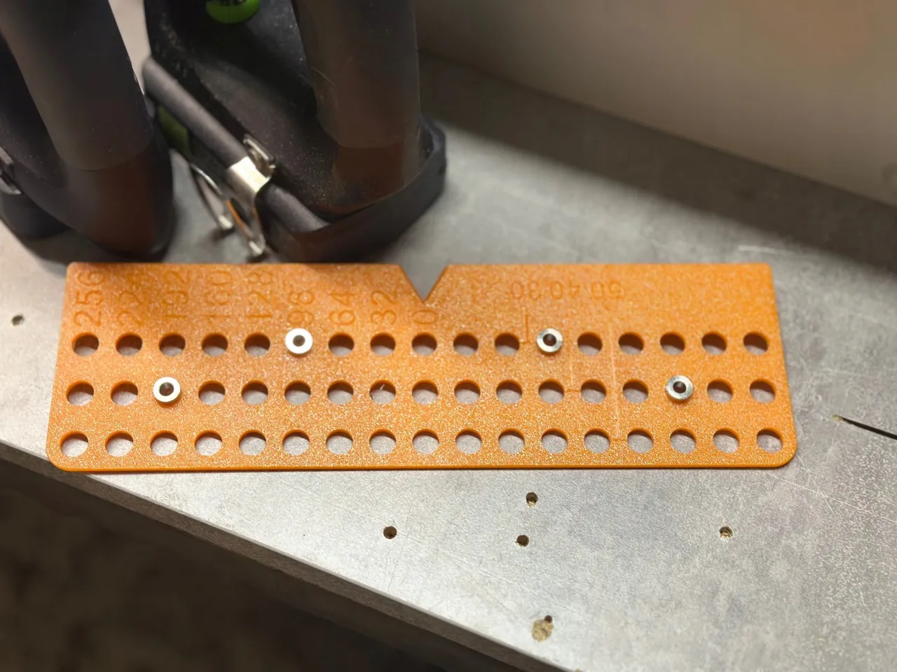 Błędy w montażu uchwytów meblowych