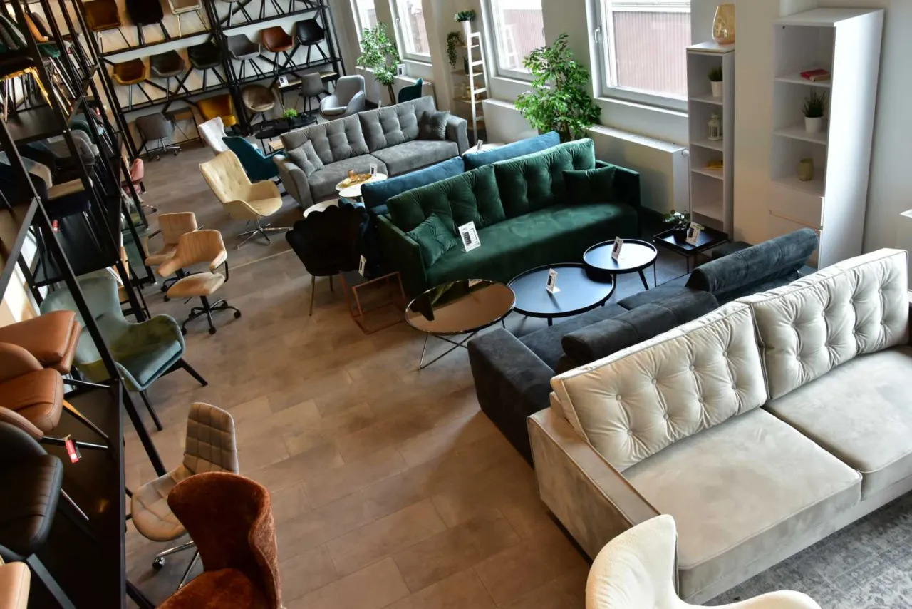 Salon meblowy ekspozycja mebli tapicerowanych
