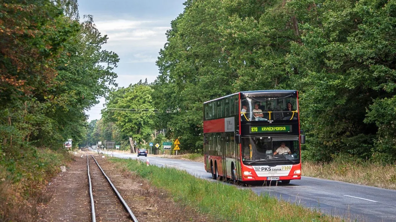 Zdjęcie Ile jedzie autobus z Gdańska do Krynicy Morskiej? Sprawdź czas przejazdu