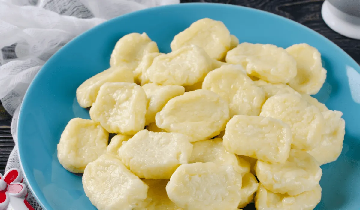 Zdjęcie Kluski leniwe z czym podać, aby zaskoczyć smakiem i aromatem