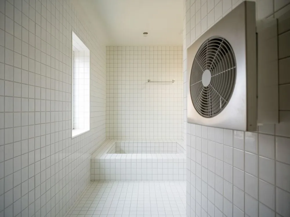 Zdjęcie Jak dobrać wentylator do łazienki, by uniknąć błędów i oszczędzić energię