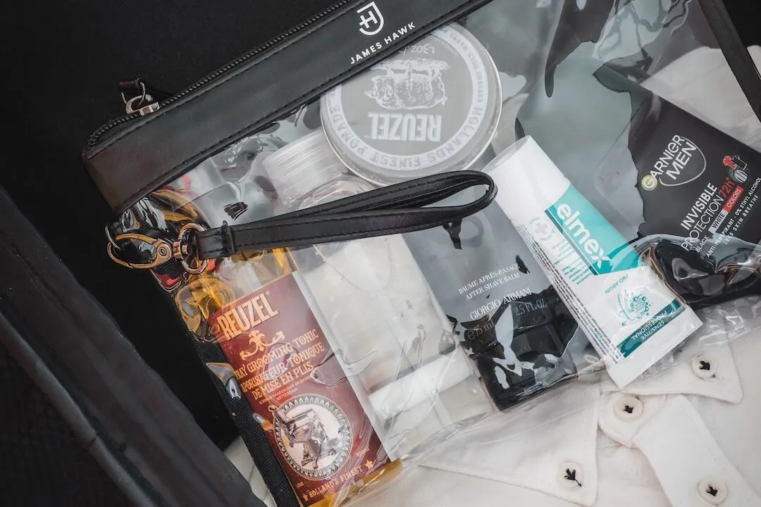 Zdjęcie Jak przewozić kosmetyki w bagażu podręcznym bez problemów?