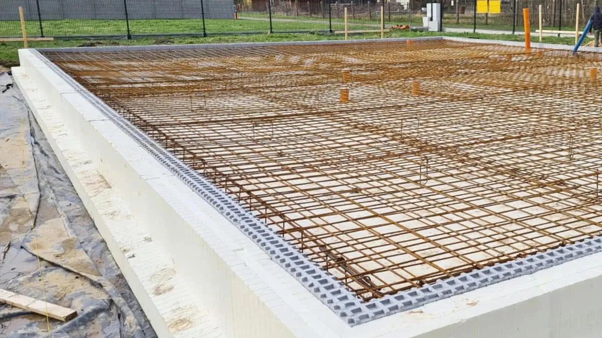 Zdjęcie Zbrojenie płyty fundamentowej: Poradnik krok po kroku i błędy