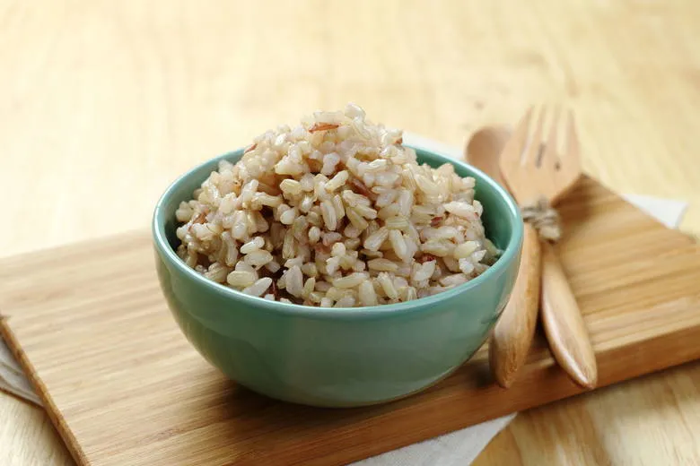 Zdjęcie Ile kalorii ma ryż brązowy? Sprawdź, ile naprawdę dostarcza kcal