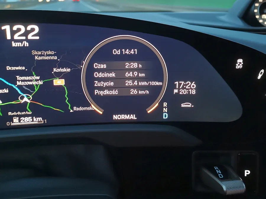 Zdjęcie Ile prądu pobiera samochód elektryczny? Zaskakujące fakty o zużyciu