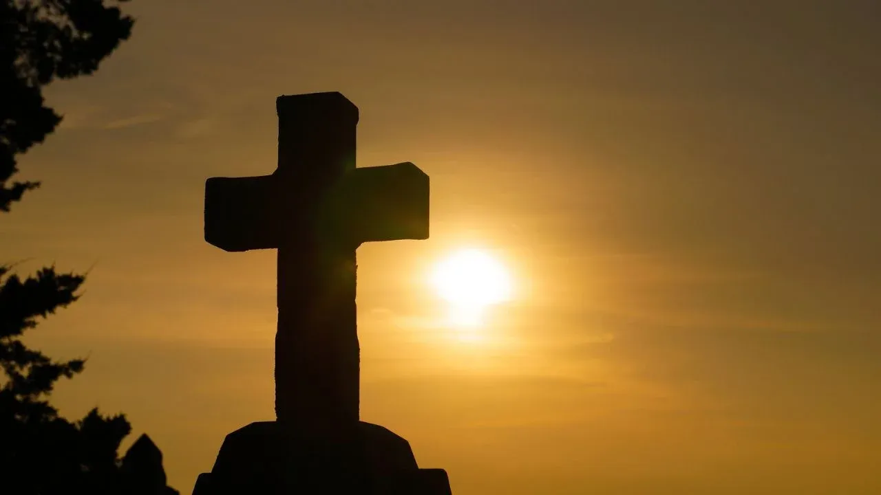 Zdjęcie Czy kadzidełka to grzech? Odkryj religijne kontrowersje i zasady