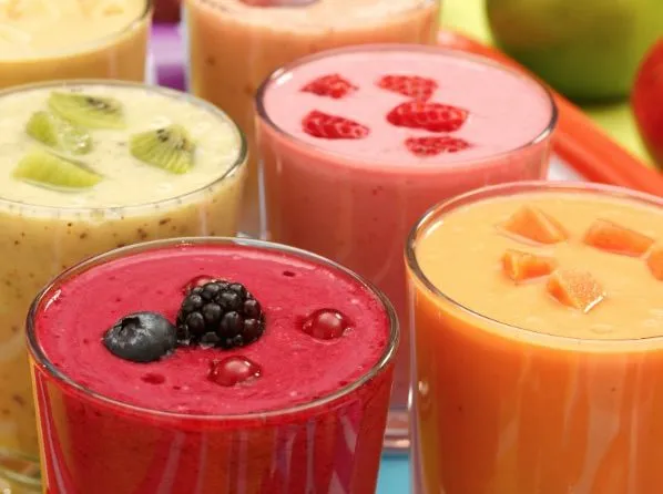 Zdjęcie ¿Es bueno cenar batido de frutas? Beneficios y recomendaciones esenciales