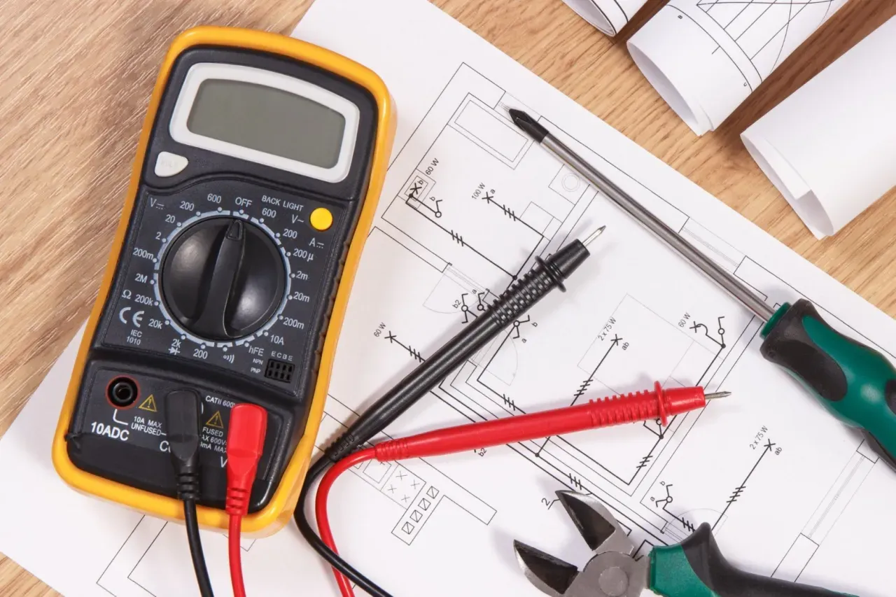 Zdjęcie Kurs elektryka ile trwa? Poznaj czas trwania różnych szkoleń
