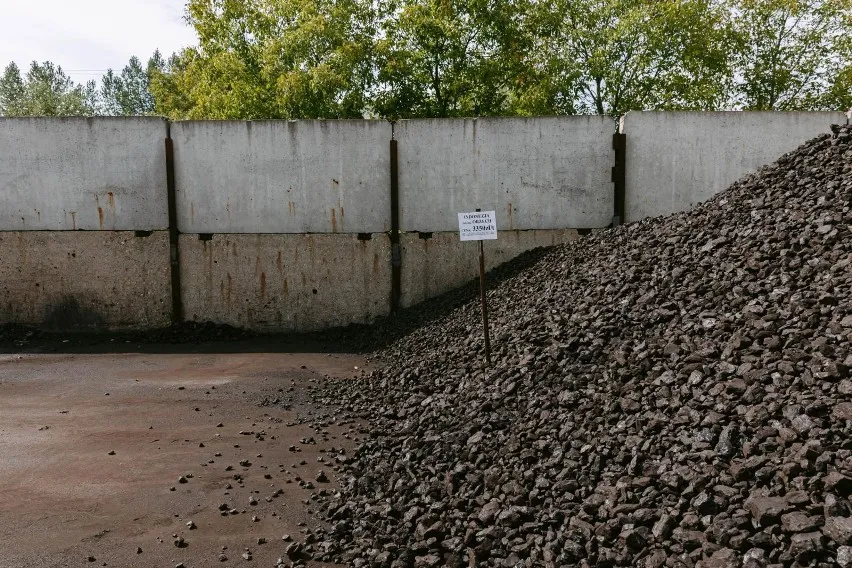 Zdjęcie Mieszkam w bloku, czy dostanę dodatek węglowy? Sprawdź wymagania
