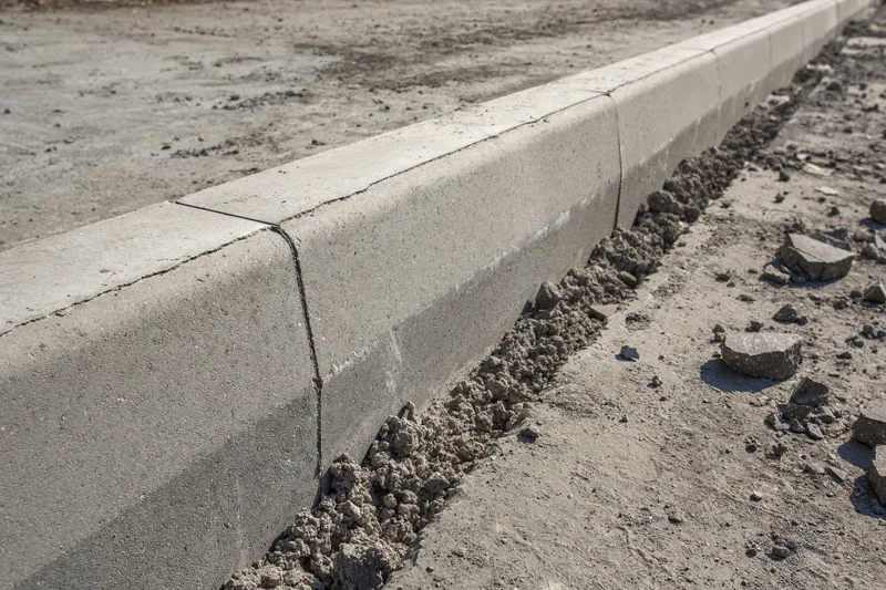 Zdjęcie Jak ułożyć obrzeża z kostki brukowej – uniknij najczęstszych błędów