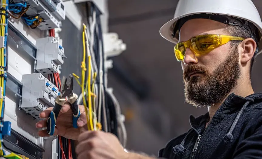 Zdjęcie Ile zarabia elektryk w Belgii? Odkryj różnice w wynagrodzeniach