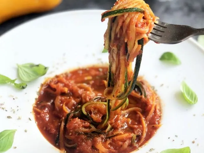 Zdjęcie Pyszne spaghetti wegetariańskie z cukinią – zdrowy obiad bez wysiłku