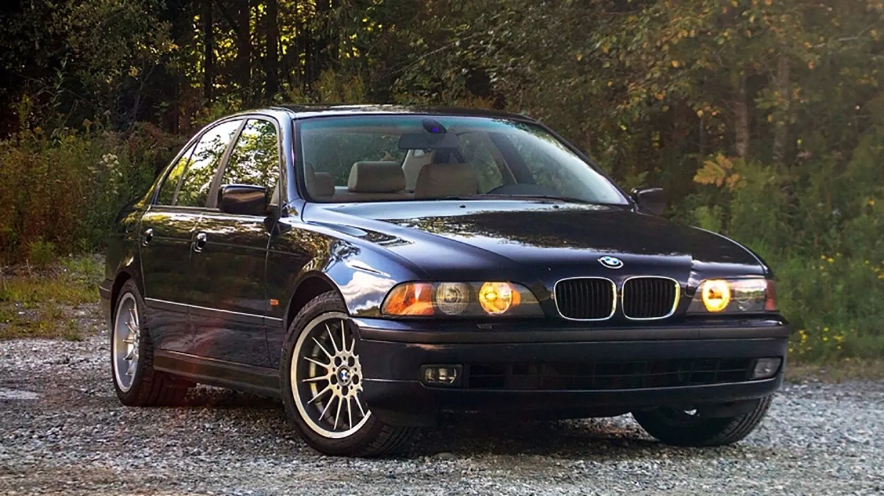 Zdjęcie BMW E39 540i – niezrównane osiągi, luksus i wyjątkowy komfort.
