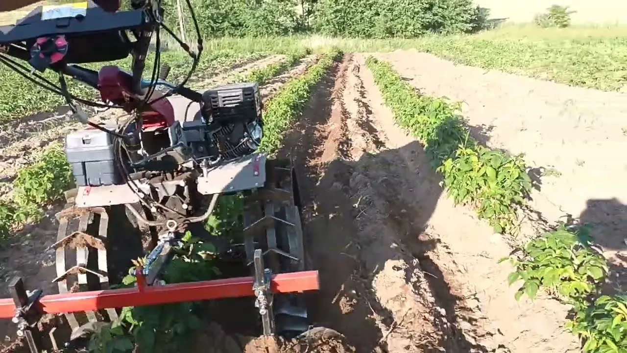 Zdjęcie Jak zamontować obsypnik do glebogryzarki? Poradnik krok po kroku