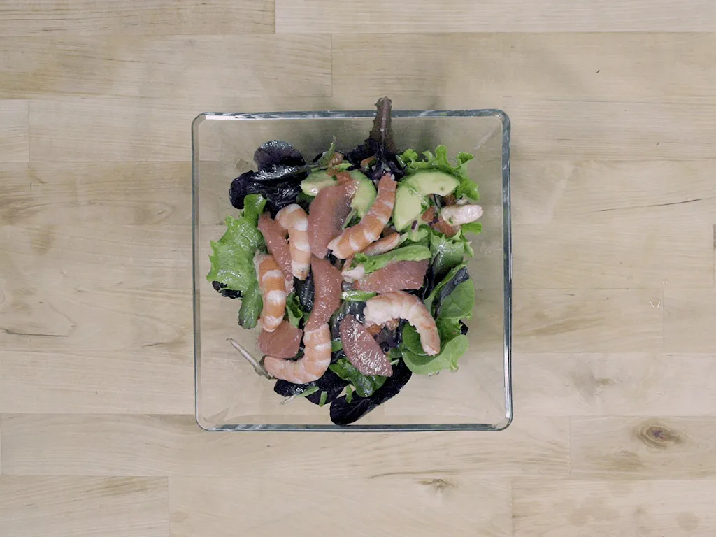 Zdjęcie Ensalada de gambas aguacate y lechuga: receta fácil y saludable