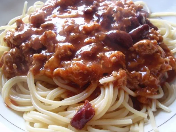 jedzenie spaghetti western fasola