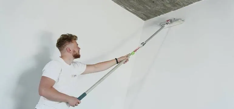 malowanie ścian samodzielnie czy fachowiec