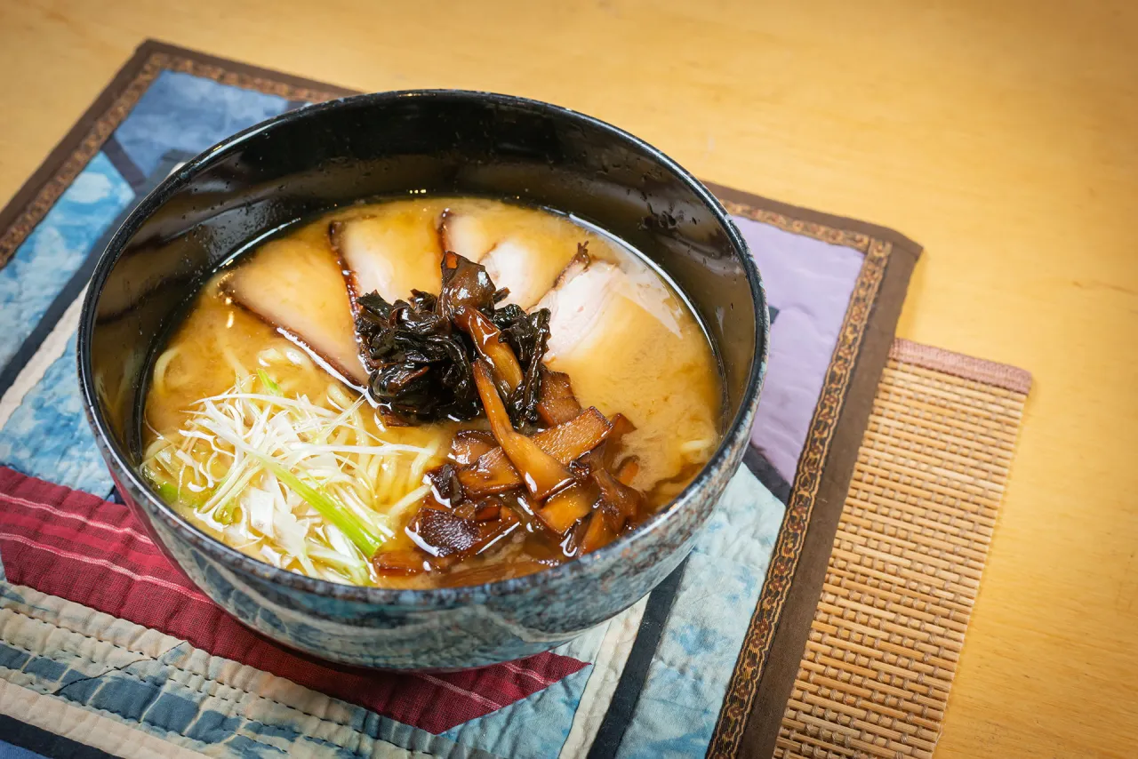 Authentische Miso Ramen Schüssel