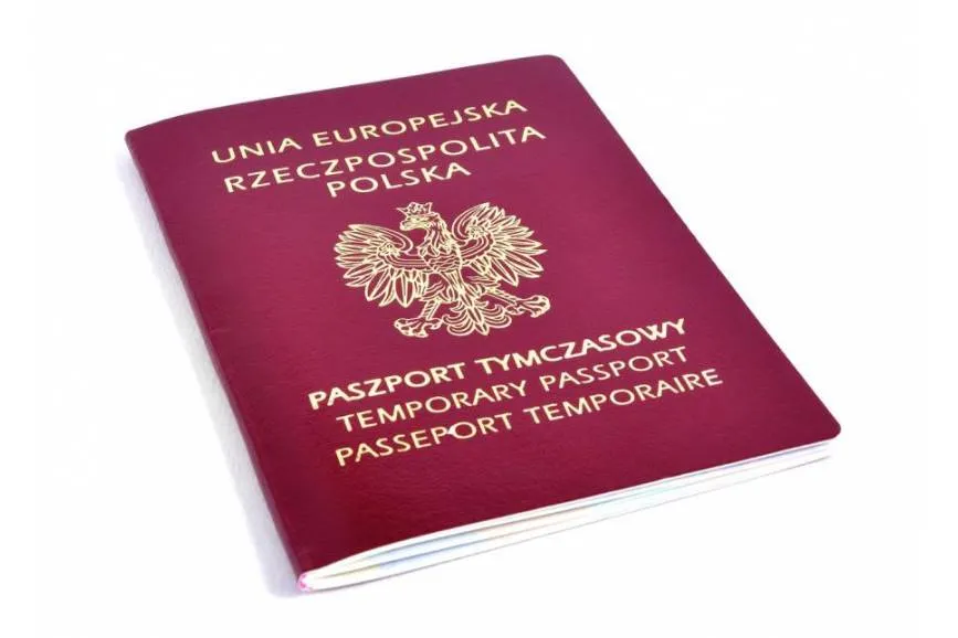 Paszport tymczasowy polski okładka vs biometryczny