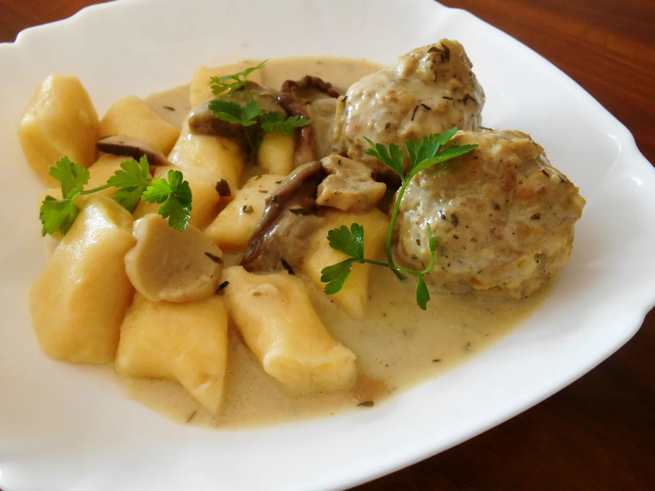 sos grzybowy z kopytkami