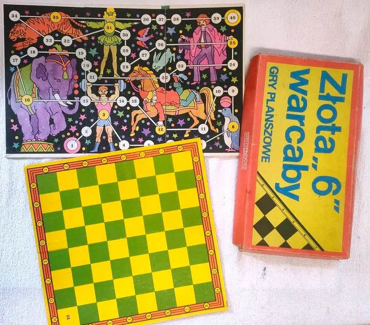 stare gry planszowe PRL plansza pionki