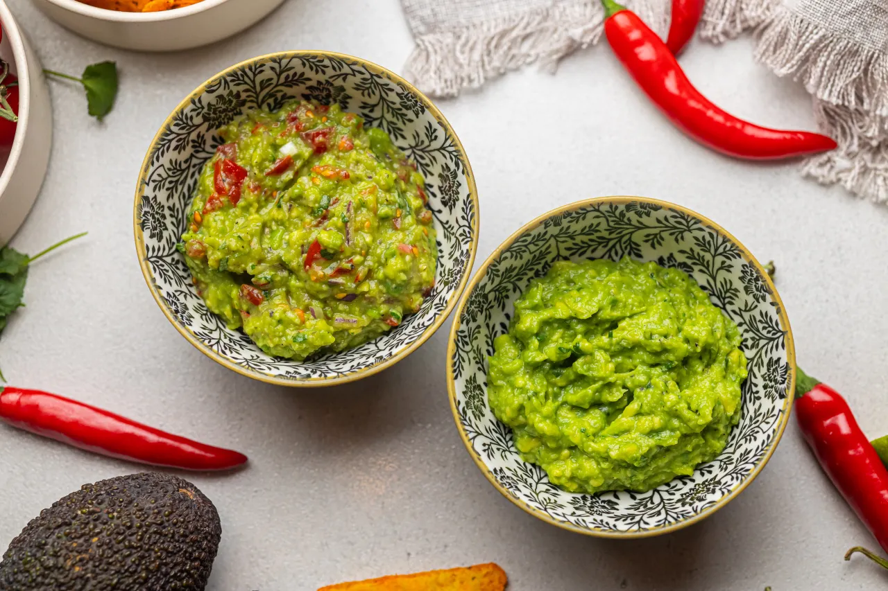 składniki na guacamole awokado pomidor