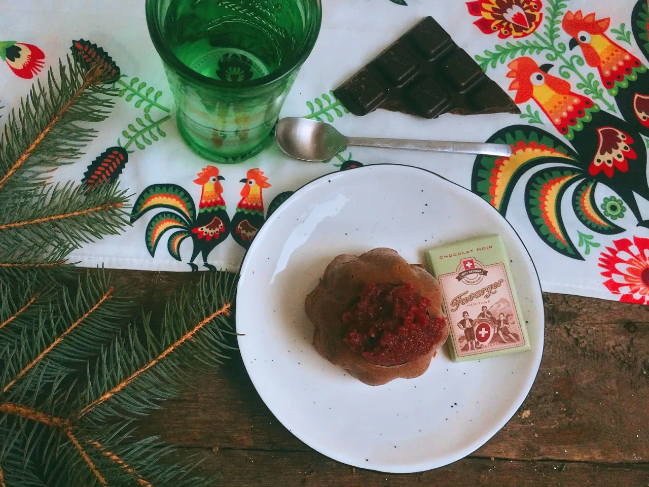 Mrożenie musu czekoladowego w foremkach