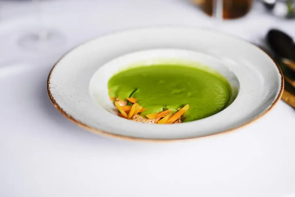 Dekoracja zup na przyjęcie