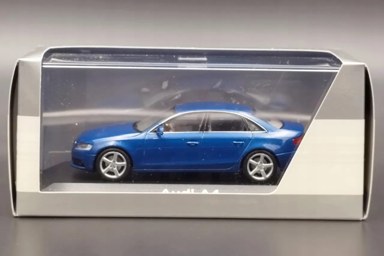 sklepy z modelami Audi A4 B8