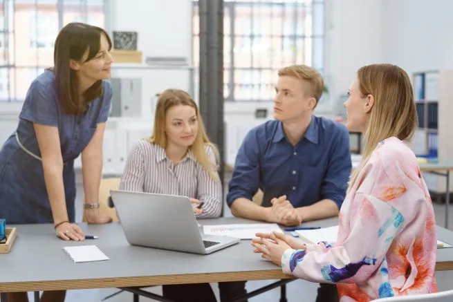 różne osoby korzystające z doradztwa zawodowego