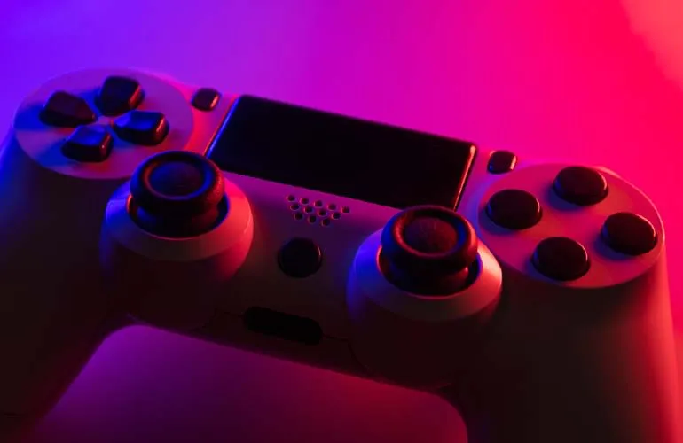 Zdjęcie Jak podłączyć pada PS4 do komputera – proste sposoby i porady