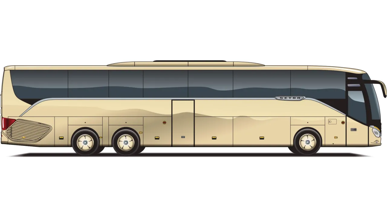 Złoty autokar Setra z przyciemnianymi oknami. Ile bus ma miejsc? Tego nie widać, ale jest ich sporo!