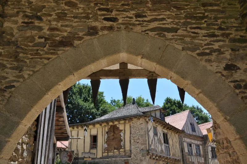village m&eacute;di&eacute;val Puy du Fou artisan