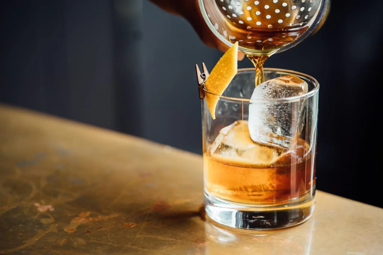 Zdjęcie Z czym najlepiej smakuje whisky? Odkryj idealne połączenia i napoje