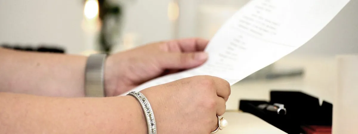 Pismo z UFG, zamazane dane, podkreślone ważne terminy