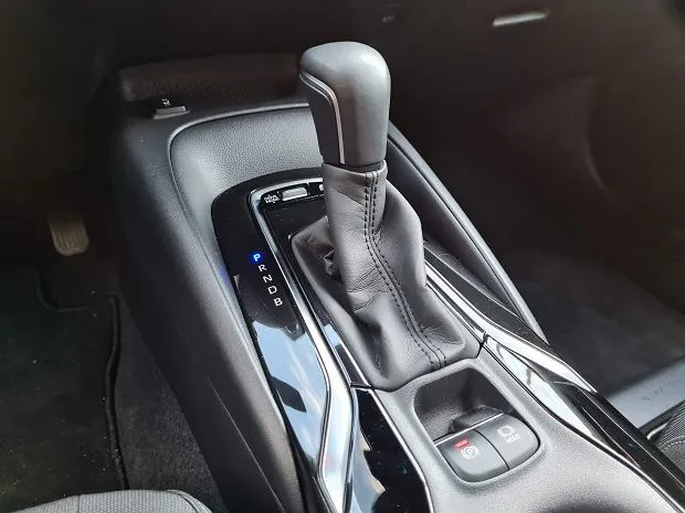 Lewarek zmiany biegów Toyota hybryda tryb B