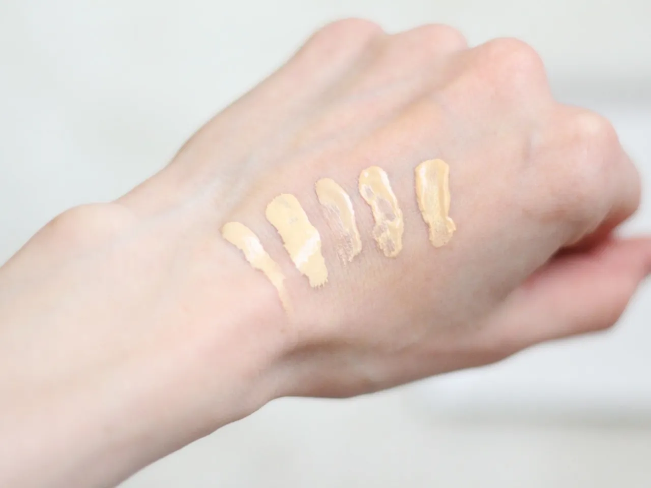 porównanie podkładów Dior dla różnych cer