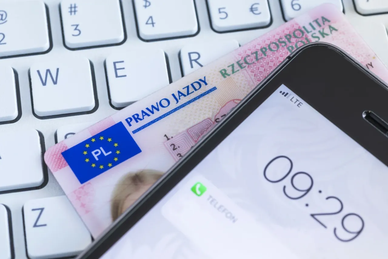 dokumenty kierowcy w telefonie