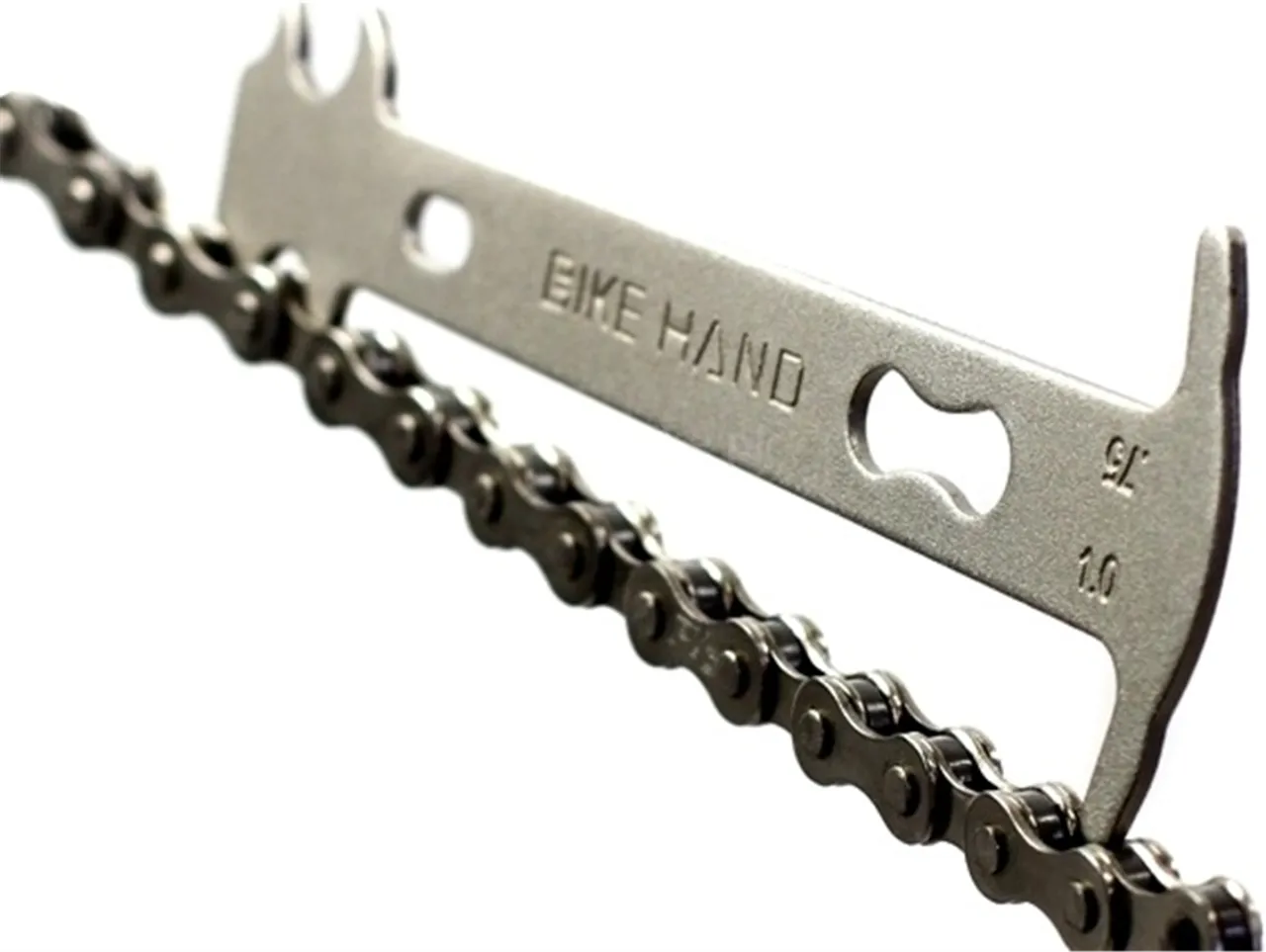 Pomiar zużycia łańcucha rowerowego przymiarem