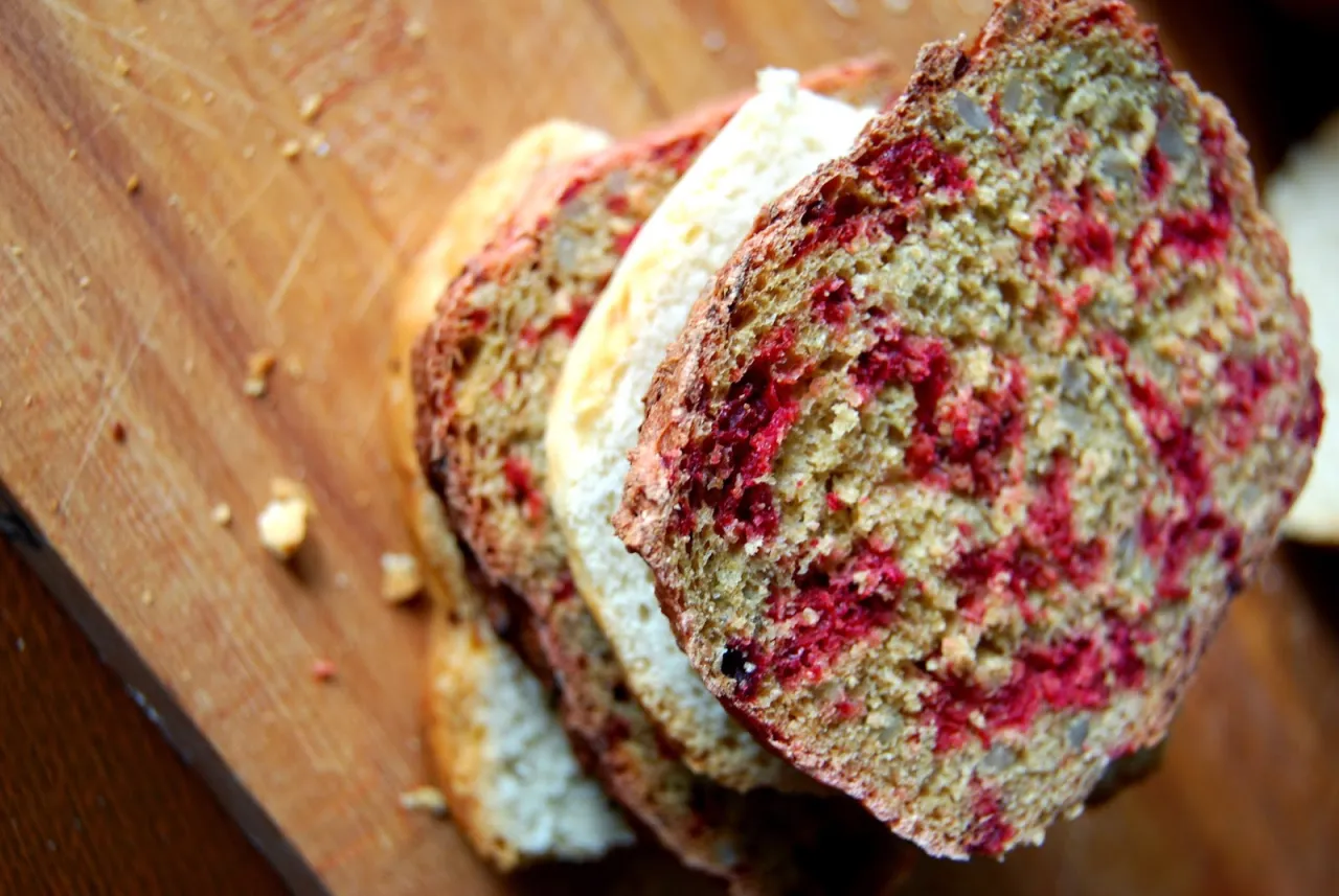 Składniki do chleba z burakiem stabilizujące kolor