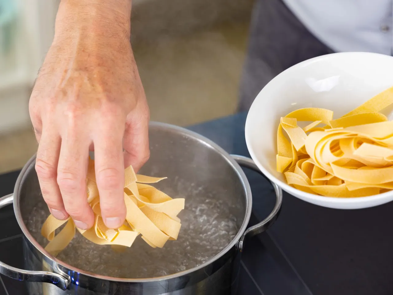 sklejony makaron w garnku przyczyny