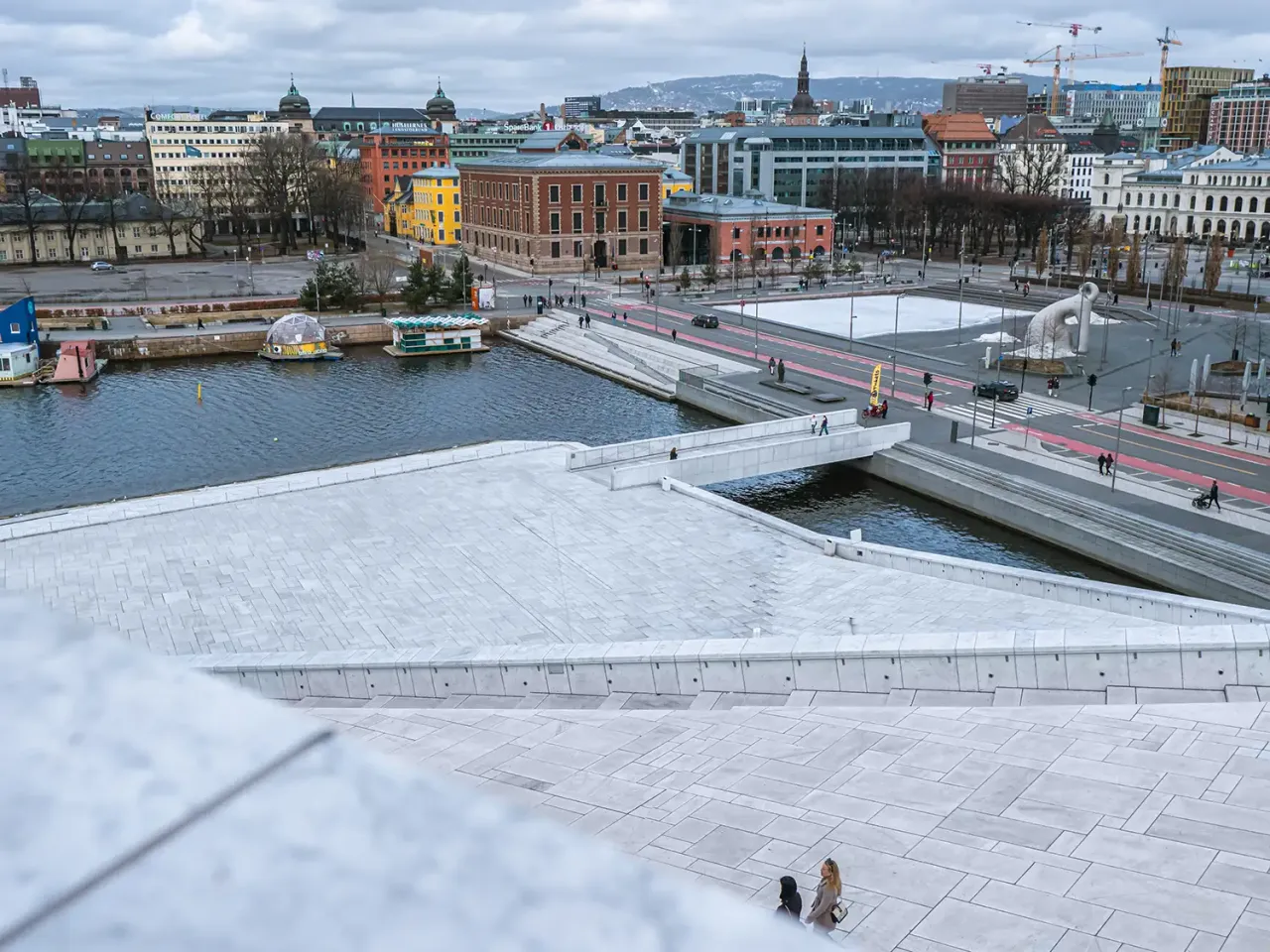 Panorama Oslo z Operą i fiordem