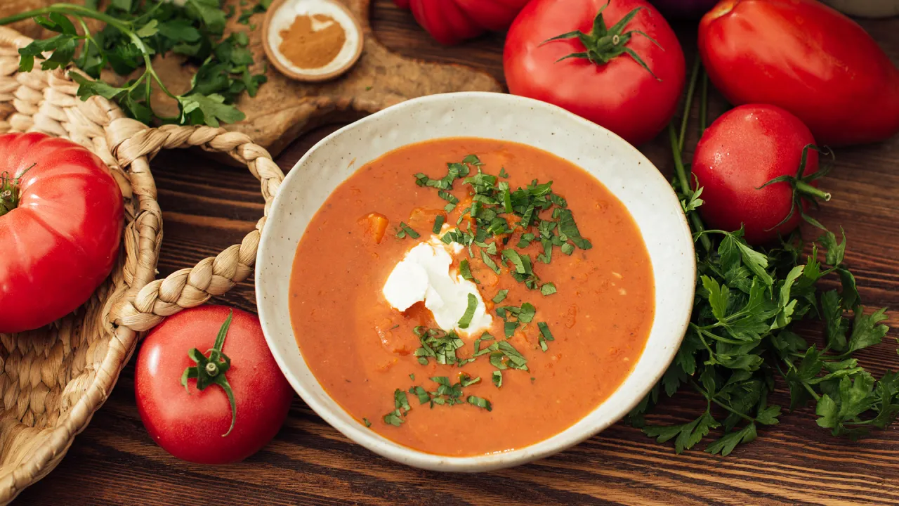 Zupa pomidorowa domowa vs z proszku por&oacute;wnanie
